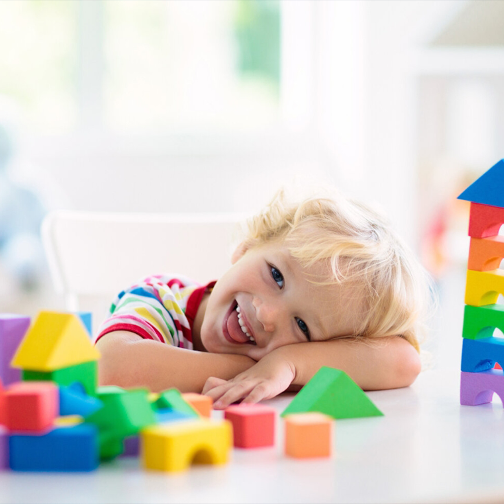 تصویر اصلی مقاله ی " بازی درمانی و فواید آن "